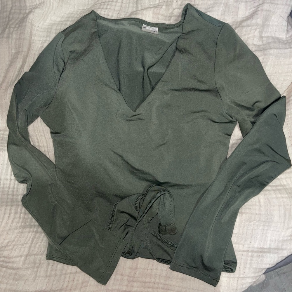 Women's V-Neck Long Sleeve Top - Green